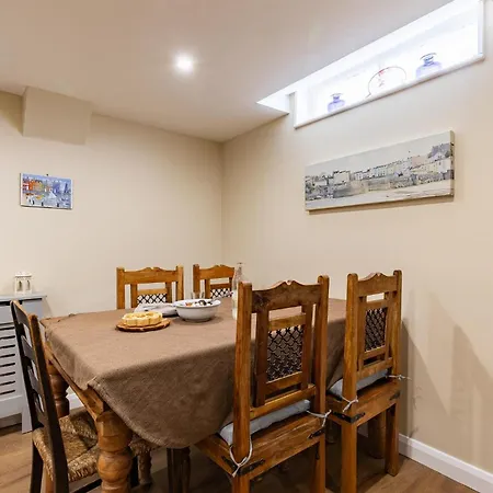 Castle Bay Apartment Scarborough