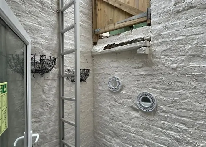 Castle Bay * Scarborough